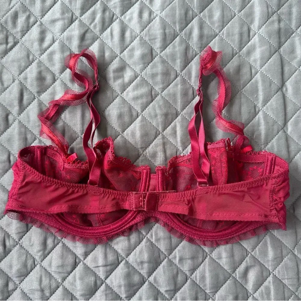 Chantelle Lace Underwire Bra with Adjustable Straps in Burgundy 34C